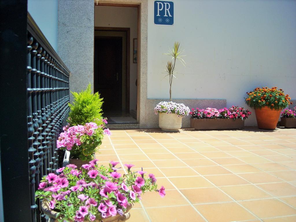 Hostal Santa Marta Playa Байона Экстерьер фото