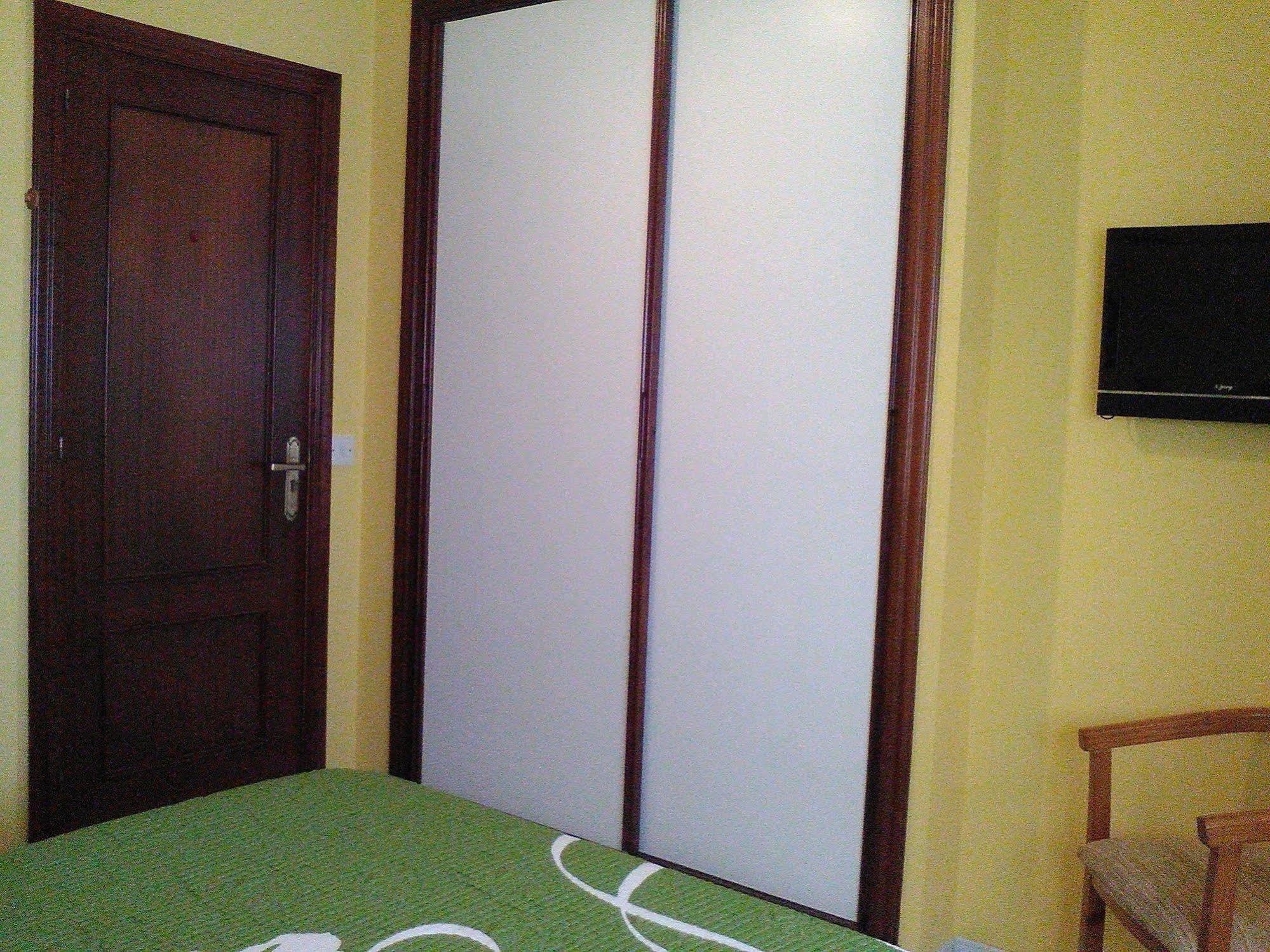 Hostal Santa Marta Playa Байона Экстерьер фото